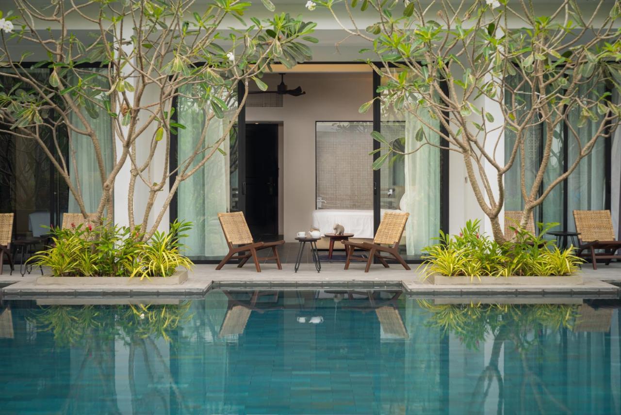 Eightfold Urban Resort Siem Reap Exterior photo The pool at the hotel