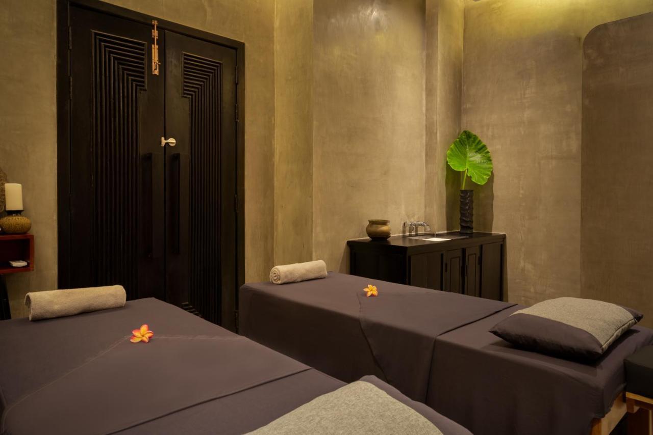 Eightfold Urban Resort Siem Reap Exterior photo A spa treatment room